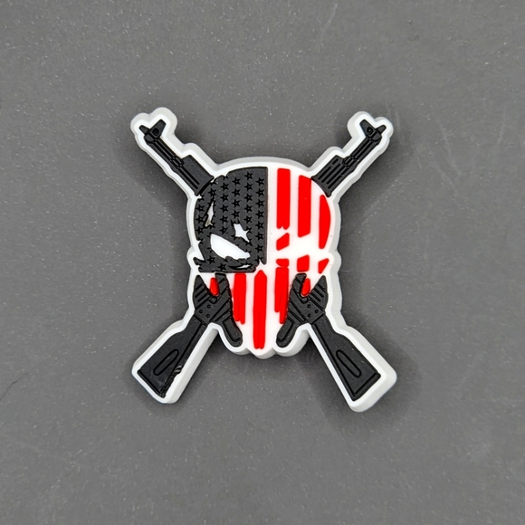 (5/$15) Patriot Skull Weapon Croc Charm - Picture 1 of 2